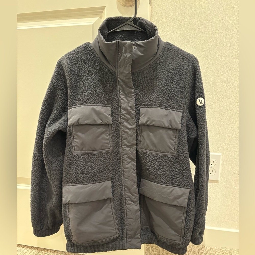 Pre-owned Vuori black Sherpa Jacket, size XS
